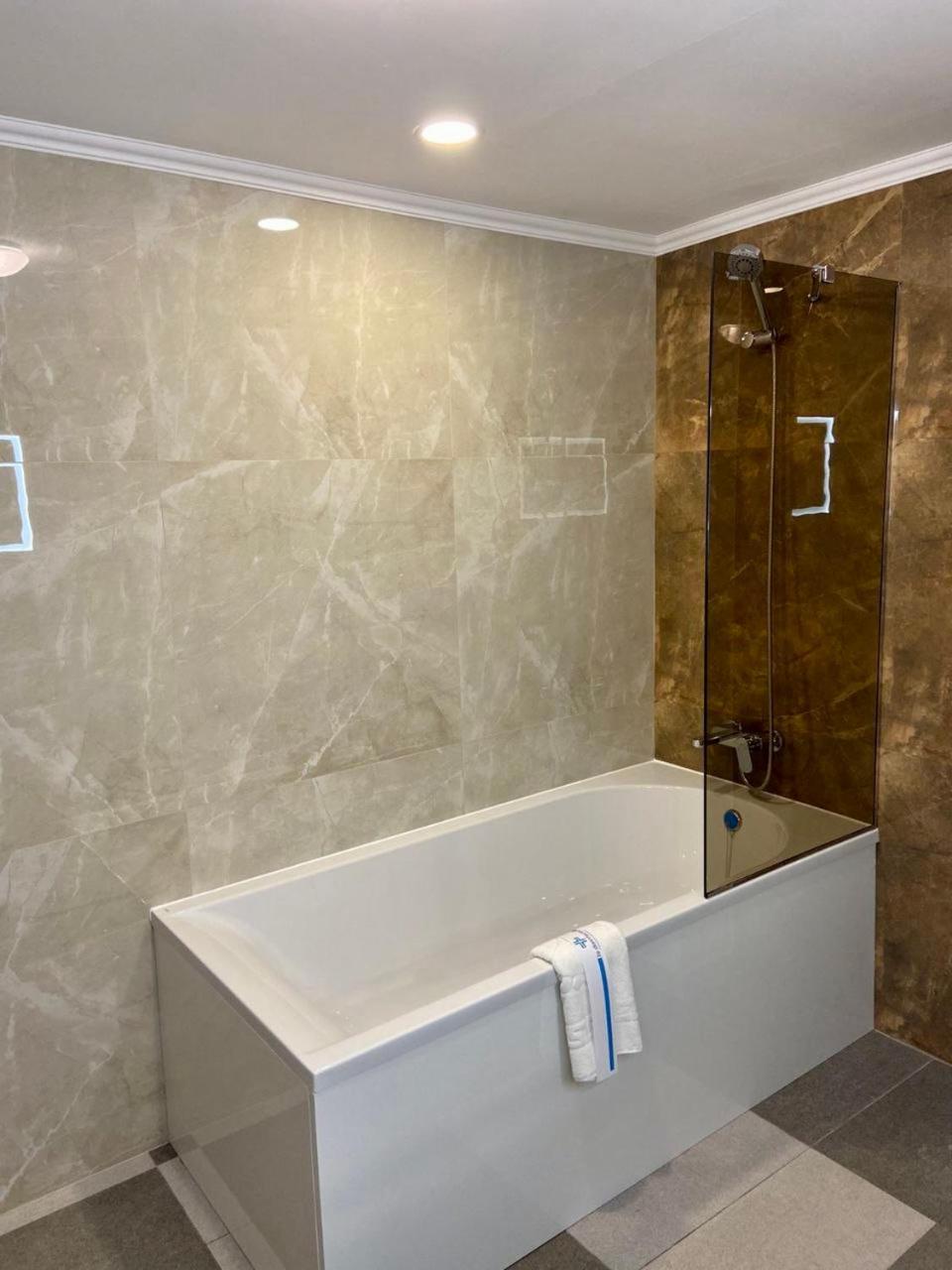 Mark Plaza Hotel Nikolayev Bilik gambar