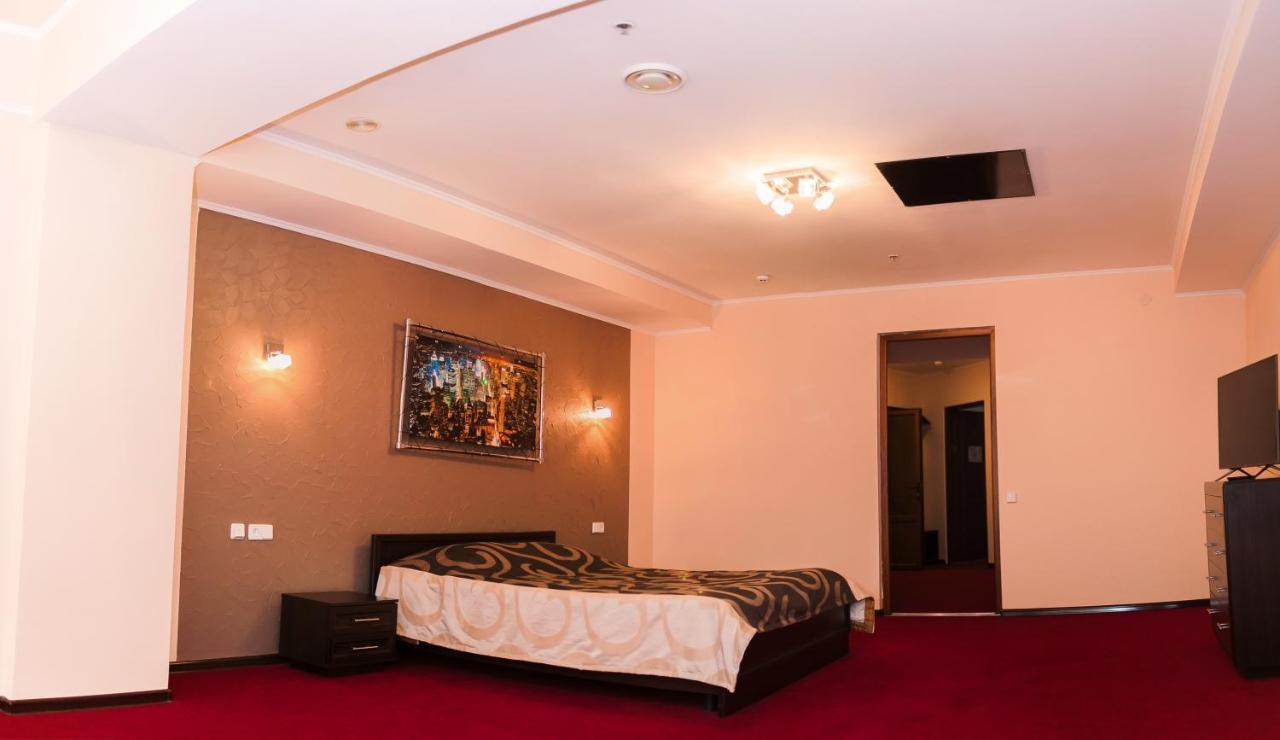 Mark Plaza Hotel Nikolayev Luaran gambar